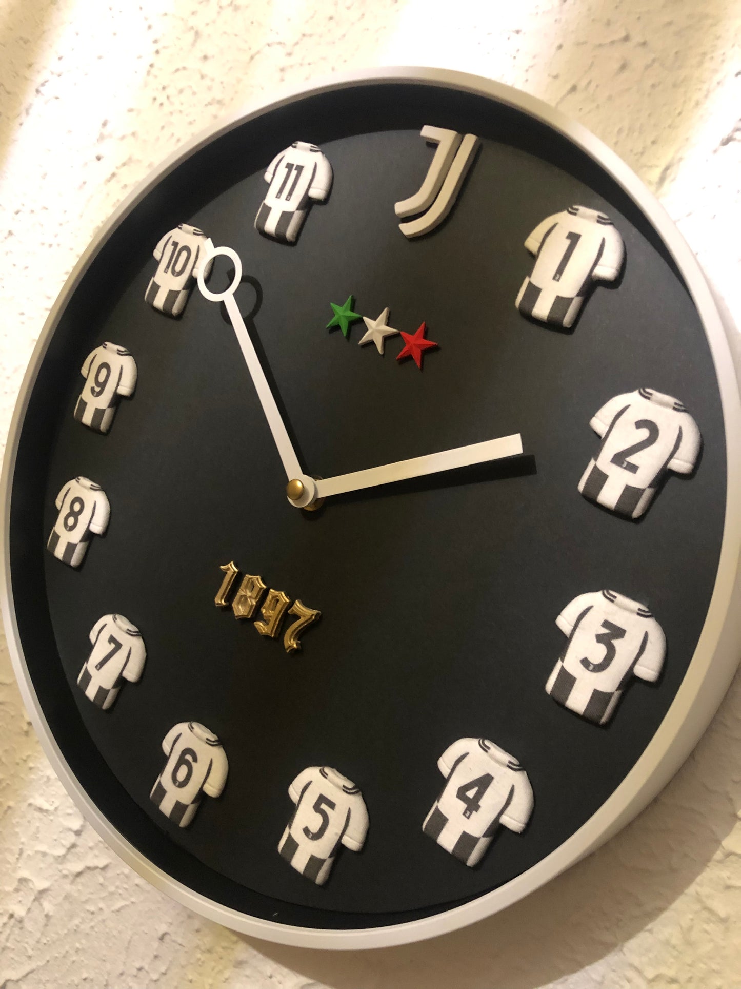 Juventus 3D Wall Clock – Handcrafted Tribute to La Vecchia Signora! ⚫⚪⏳