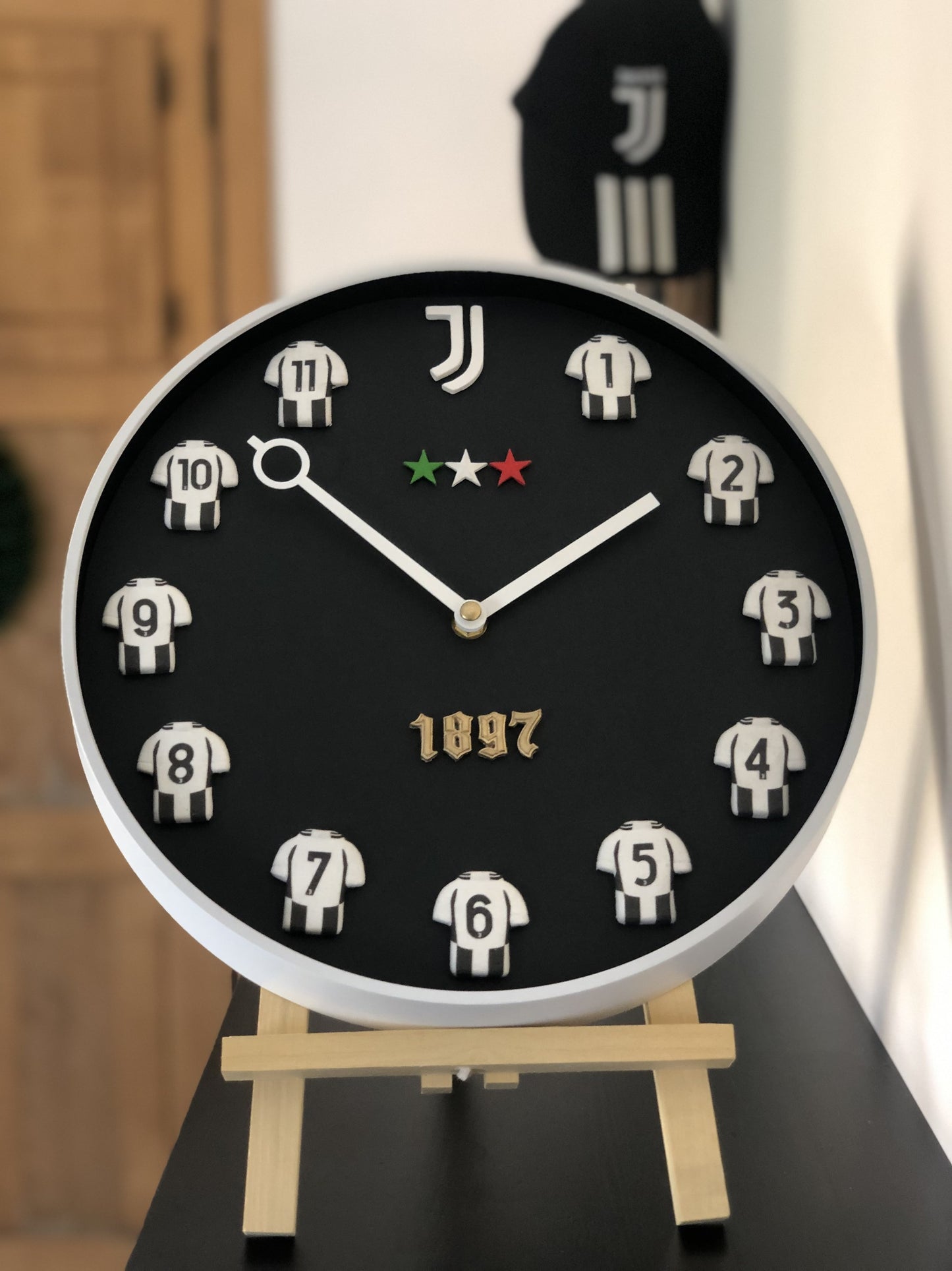 Juventus 3D Wall Clock – Handcrafted Tribute to La Vecchia Signora! ⚫⚪⏳